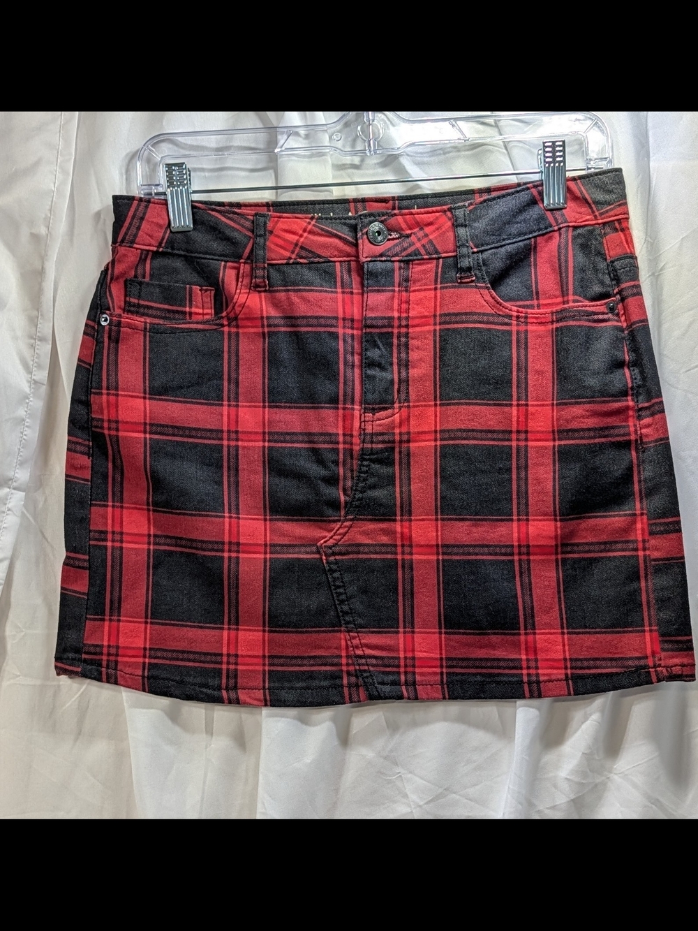 Vanilla Star Juniors Skater Style Red & Black Plaid Mini Skirt Size 7